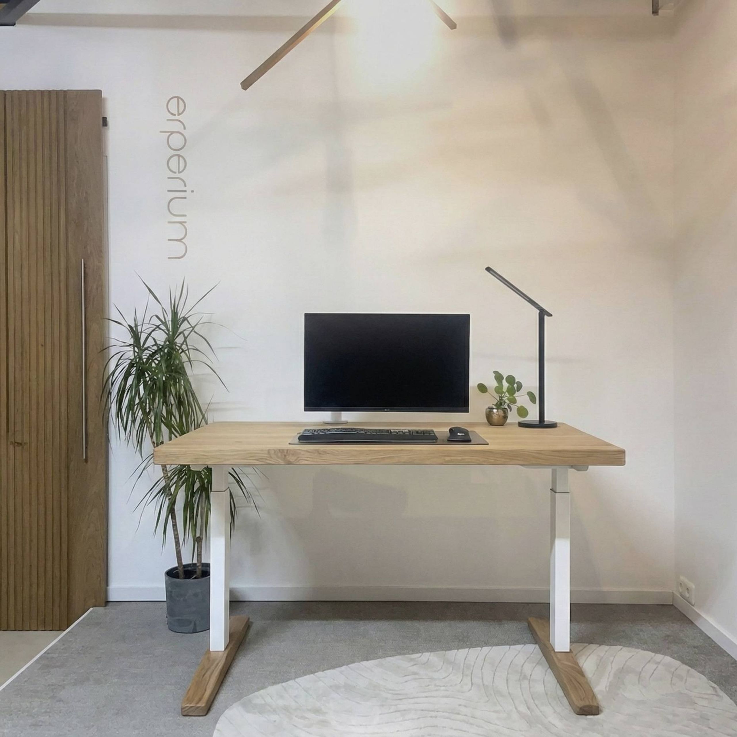 Directiebureau blank eiken Bruut. Director Edge