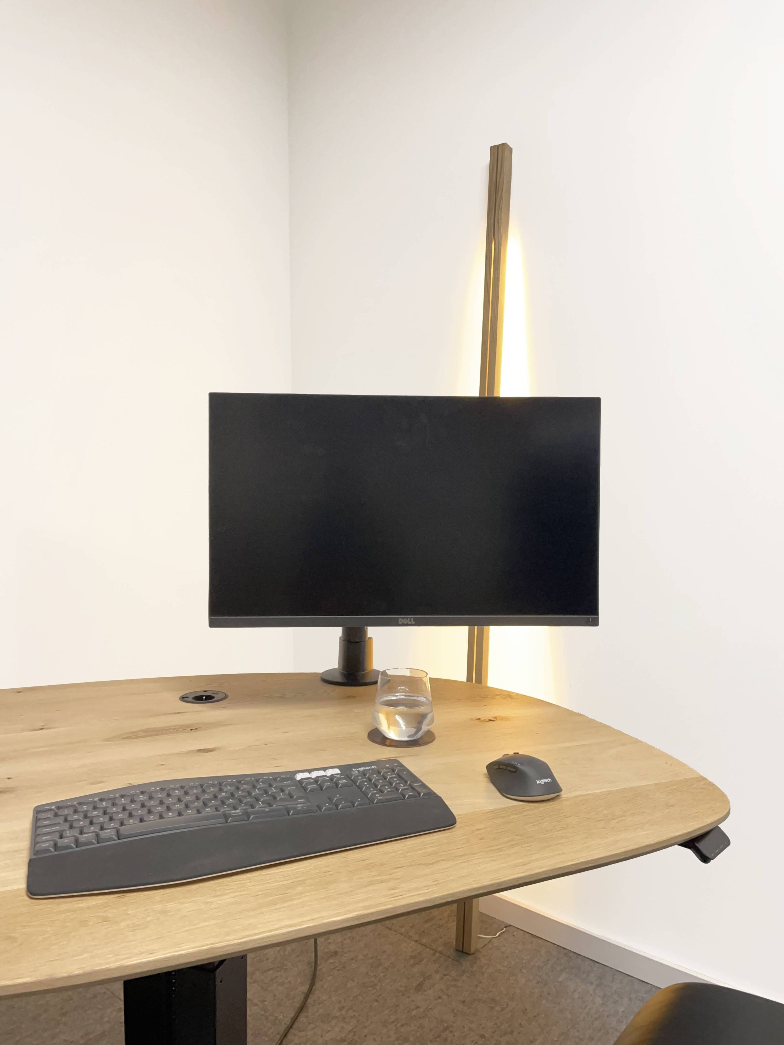 Verjongde randafwerking met organische vorm tafelblad