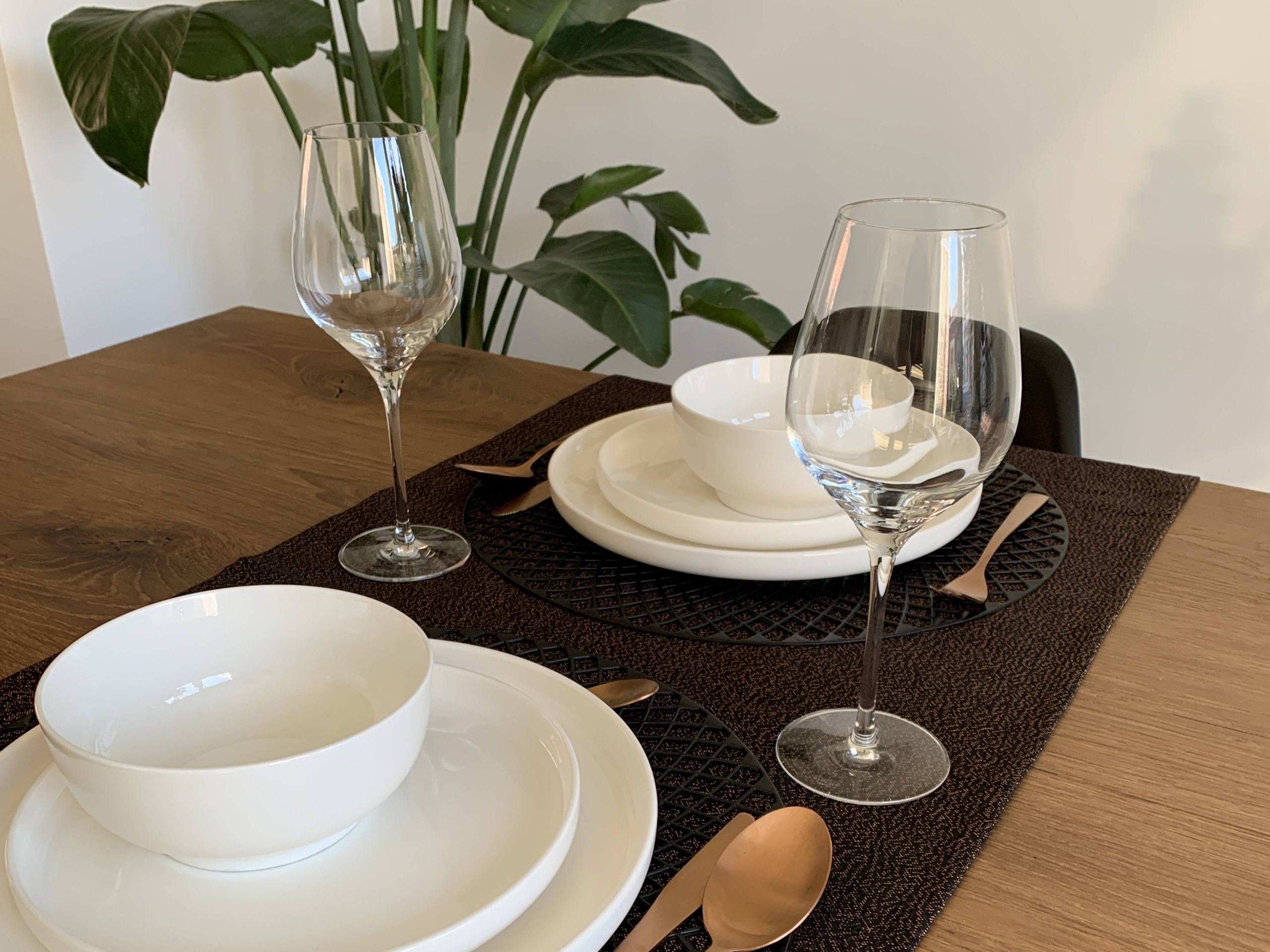 Warme eettafel kleur gestoomd eiken