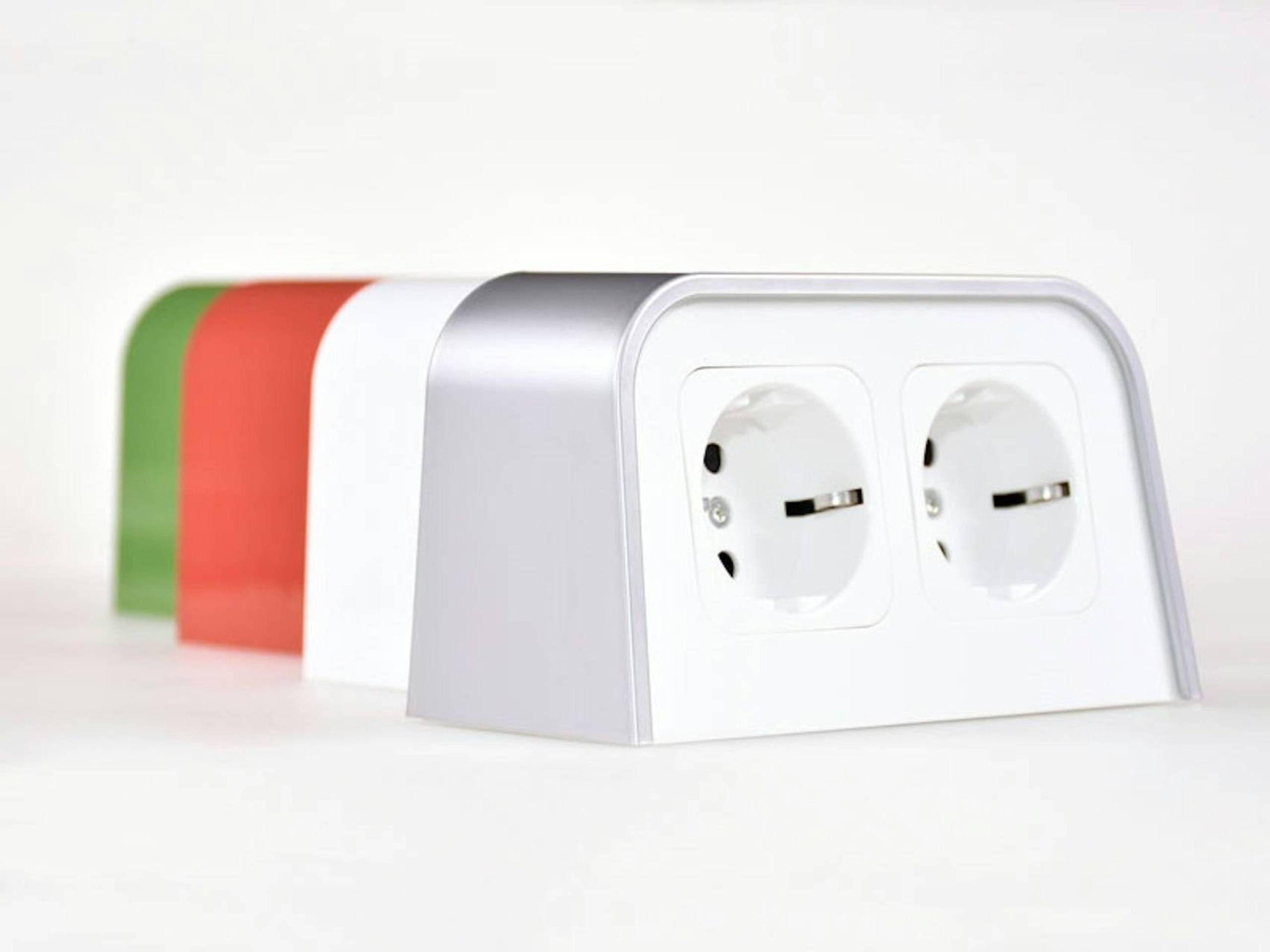 Leuke kleuren stekkerdoos op bureaublad