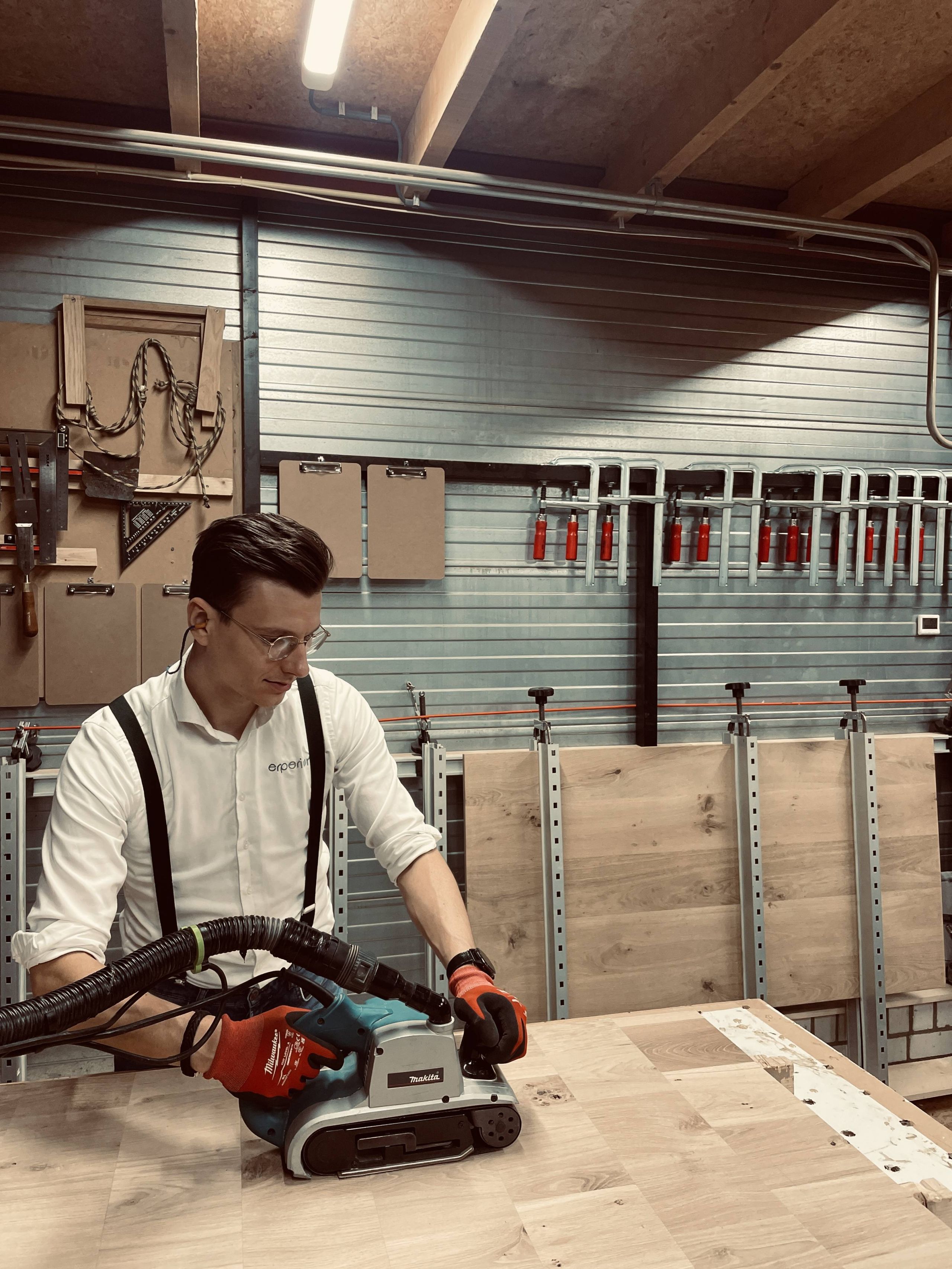 Nederlandse maatwerk bureaubladen van Erperium