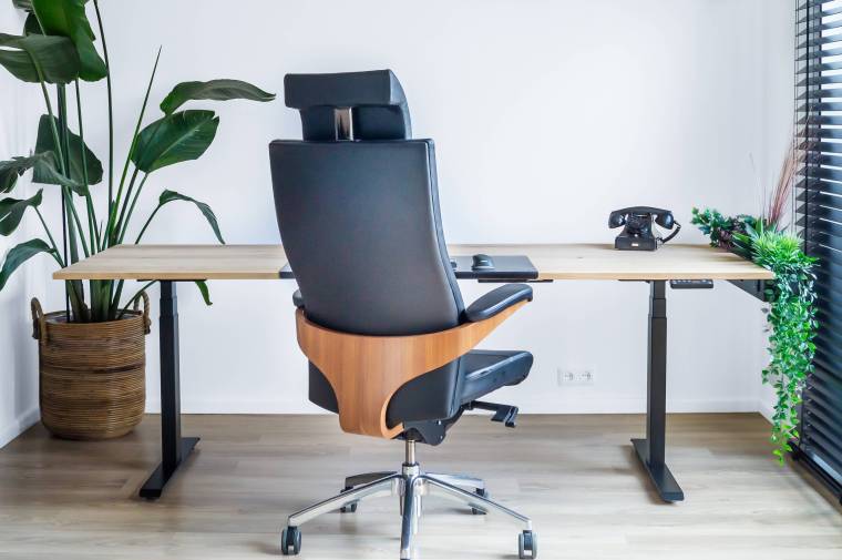 Elektrisch verstelbaar zit-sta bureau Professional 4 Th One