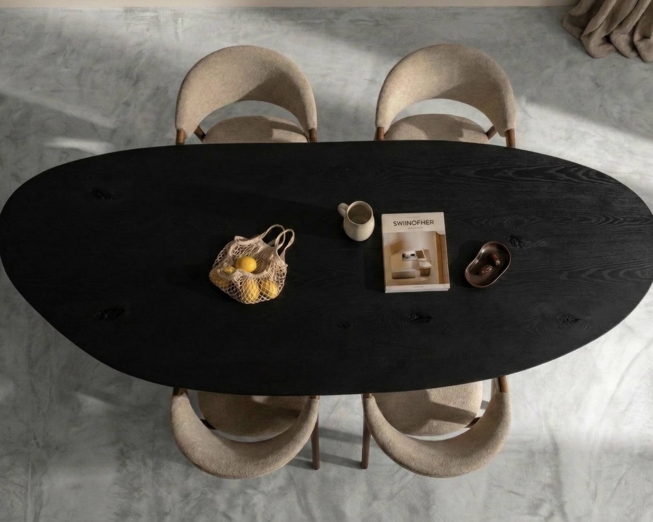 Zwart behandeld eiken tafelblad