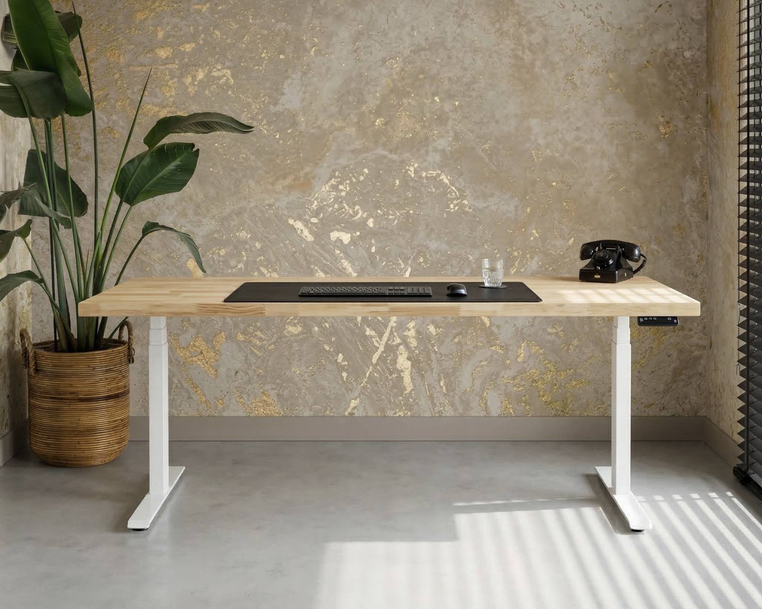 Blank rubberwood met wit zit-sta bureau onderstel