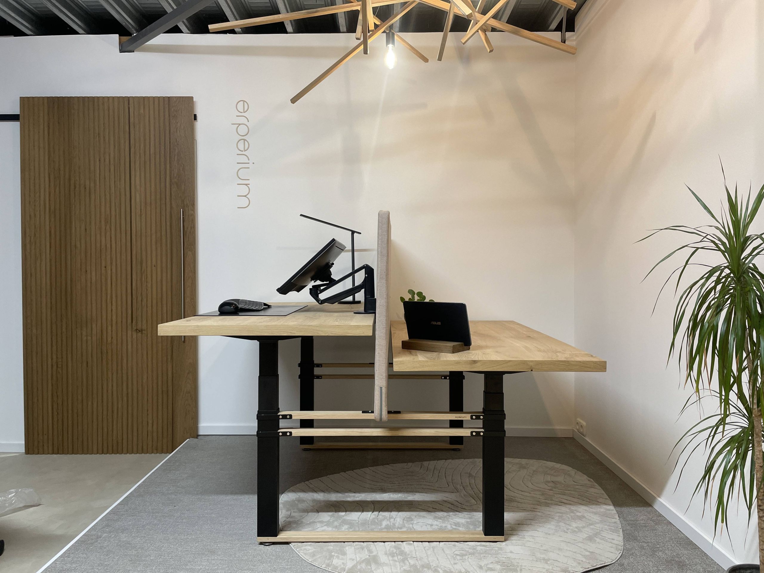 Duo werkplek met verdikt eiken blad en noesten